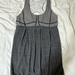 Women’s Lululemon workout top